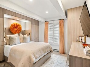 Luksusleilighet, 2 soverom, balkong, elveutsikt (CRF 24) | Sengetøy av topp kvalitet, individuelt dekorert og individuelt innredet