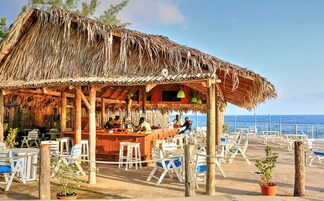 2 restaurants, breakfast, lunch served; local and international cuisine