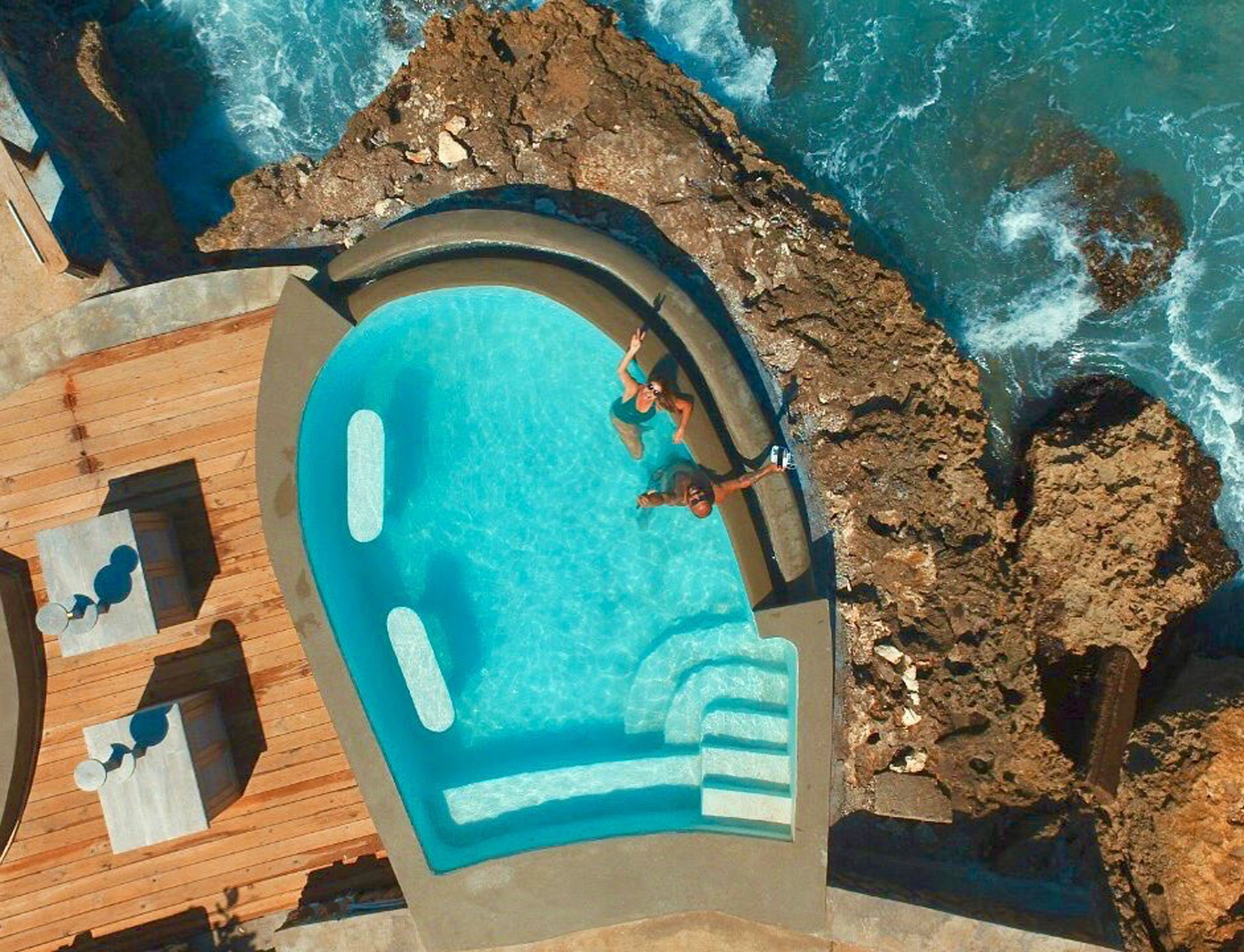 4 piscinas al aire libre, sombrillas, sillones reclinables de piscina