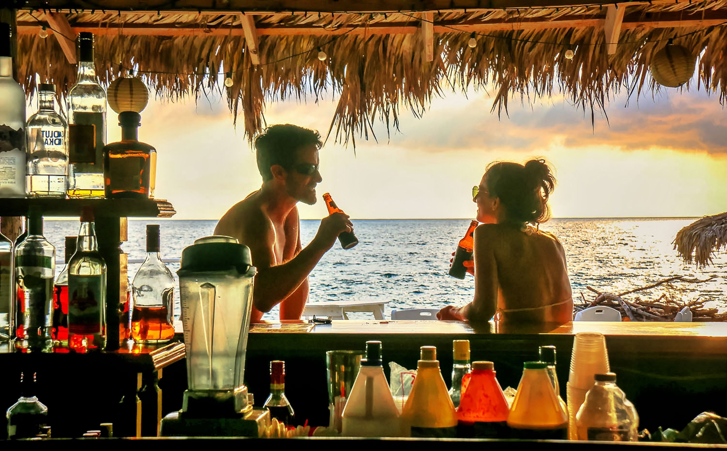 2 bars/lounges, 2 poolside bars