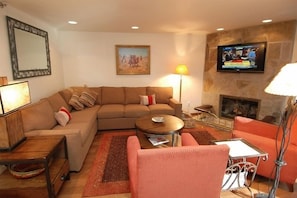 Flat-screen TV - Concept 600 by Frias Properties (Aspen)