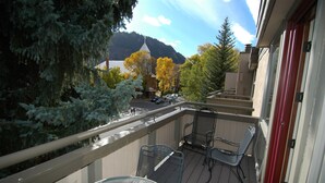 Deluxe Room, Multiple Beds | WiFi (free) - Concept 600 by Frias Properties (Aspen)
