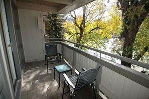 Standard Room, Multiple Beds | Terrace/patio