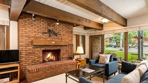 Unclassified image, 3 of 11, button - Cottonwoods by Frias Properties (Aspen)