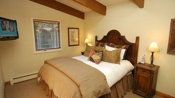 Deluxe Room, Multiple Beds | Free WiFi