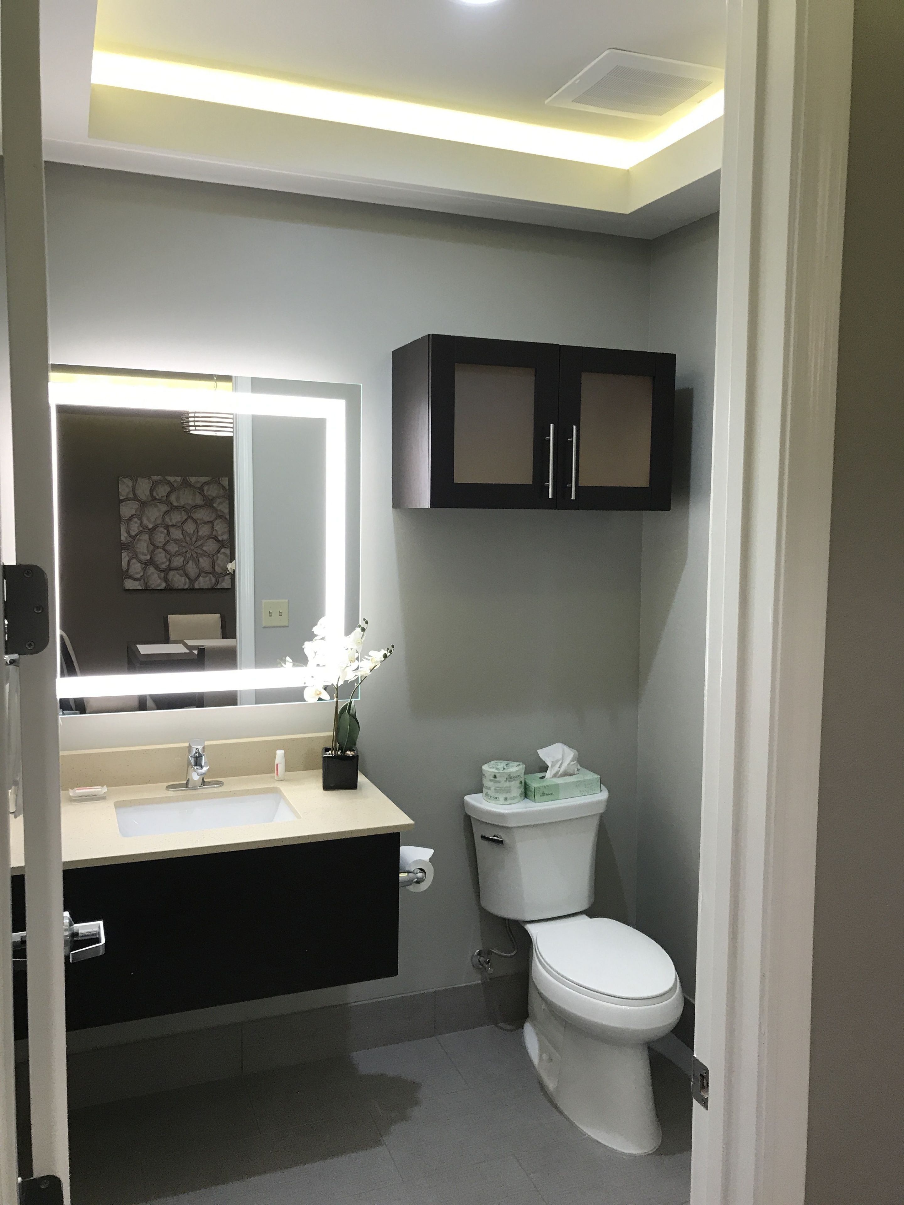 suite, non smoking (three bedroom) | bathroom | bathtub, deep-soaking bathtub, free toiletries, hair dryer