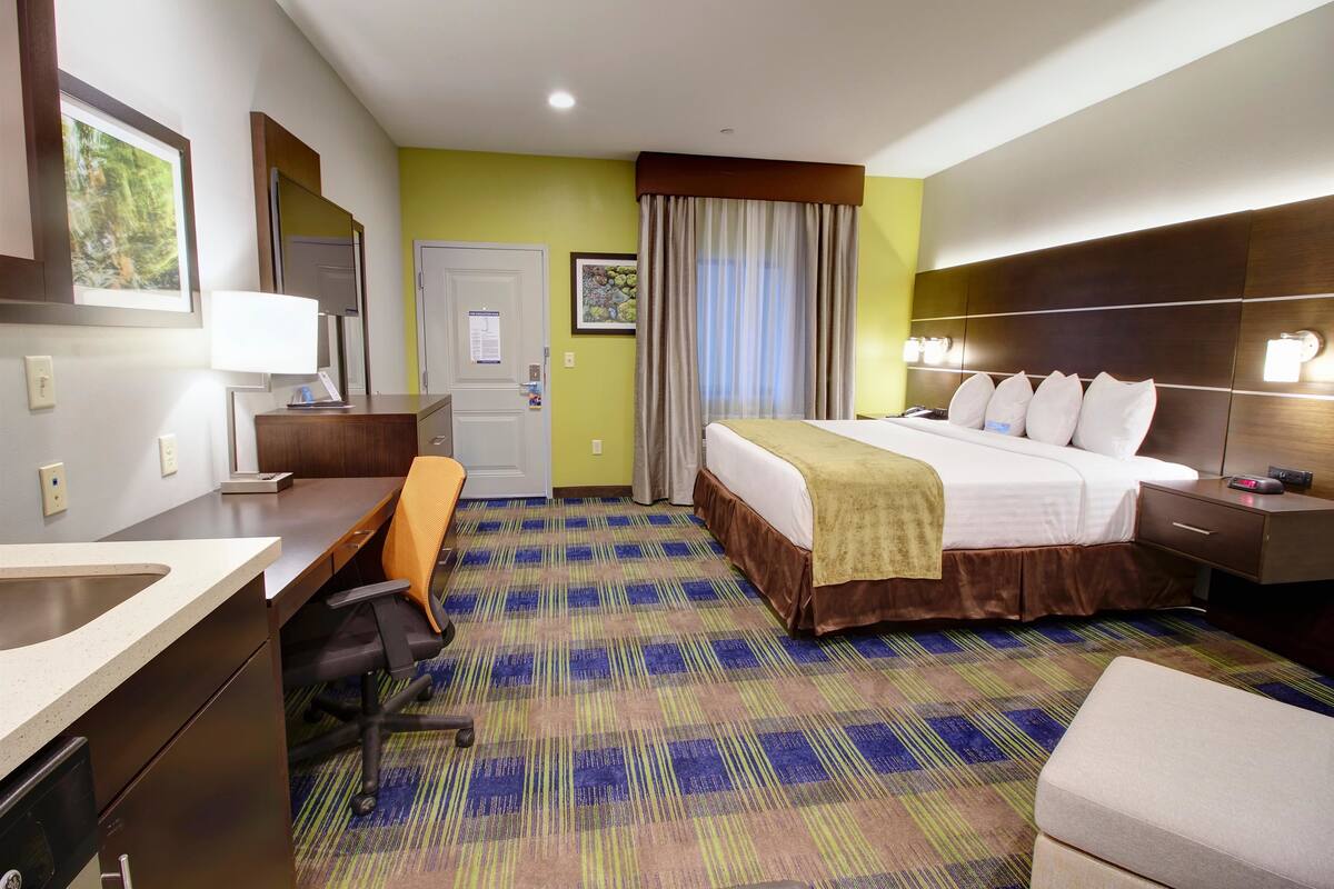 Egyptian cotton sheets, down comforters, pillowtop beds, desk
