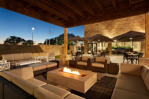 Embassy Suites by Hilton San Antonio Brooks Hotel & Spa