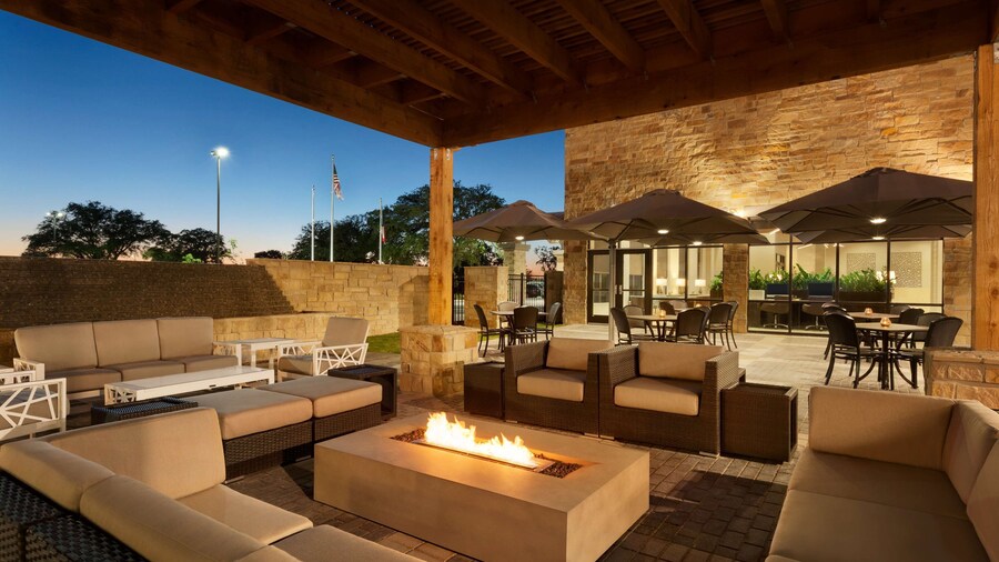 Embassy Suites by Hilton San Antonio Brooks Hotel & Spa