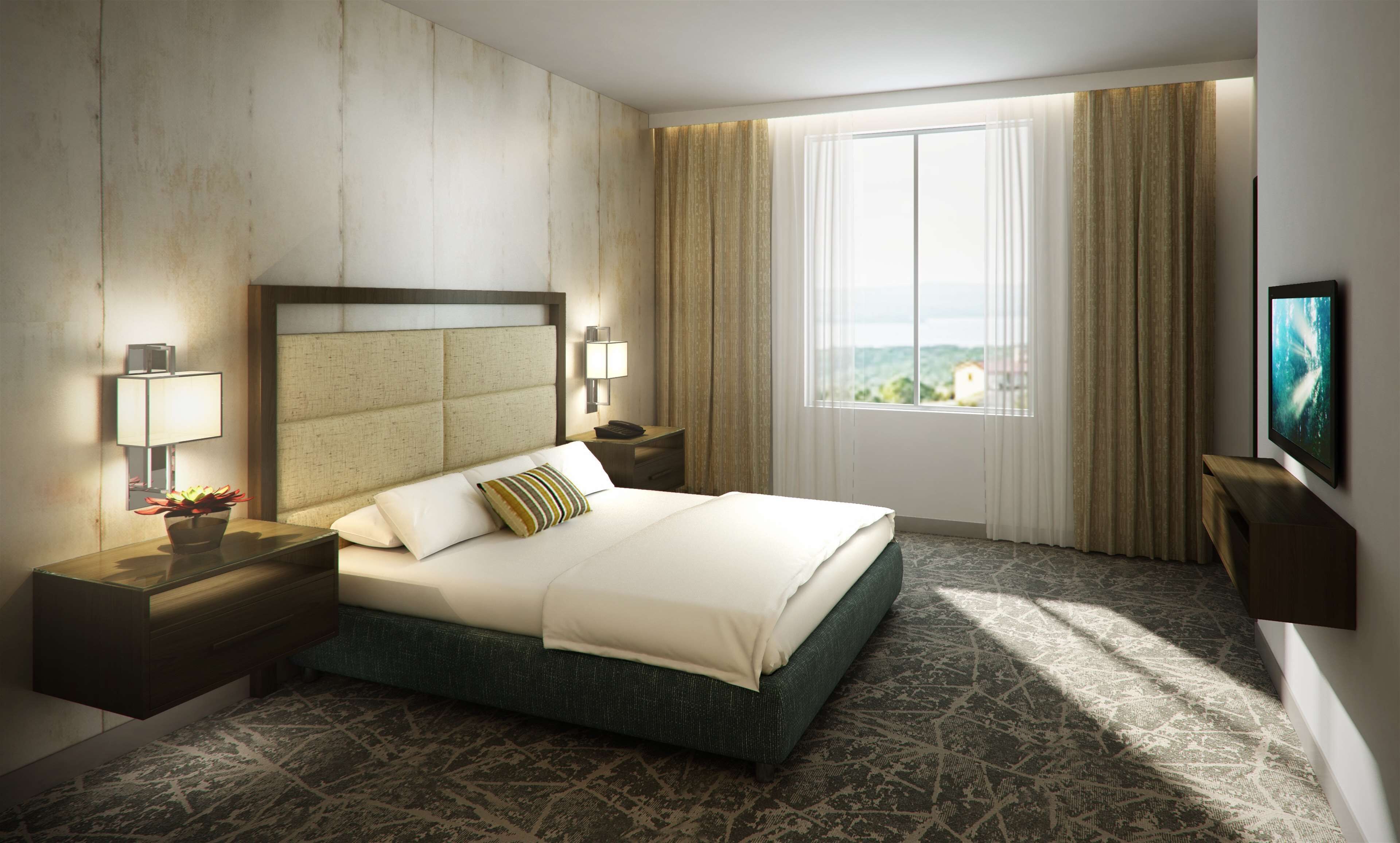 Safe på rommet, skrivebord, strykejern/-brett og barnesenger (inkludert)