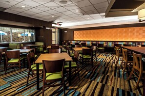 Free daily continental breakfast  - Fairfield Inn & Suites by Marriott Florence I-20 (Florence)