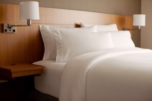 Down comforters, pillowtop beds, desk, laptop workspace - Hyatt Place Madison / Verona (Verona)