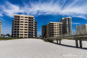 Front of property - Four Seasons by Luxury Gulf Rentals (Orange Beach)