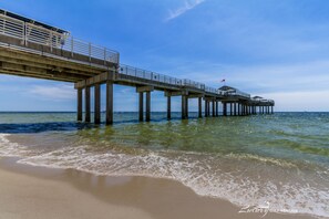 Beach - Four Seasons by Luxury Gulf Rentals (Orange Beach)