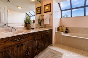 Bathroom - Four Seasons by Luxury Gulf Rentals (Orange Beach)