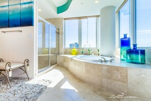 Apartamento, 5 quartos, vista para o mar | Banheira de imersão