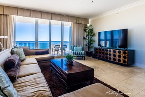 Condo, 4 Bedrooms, Ocean View | Living area