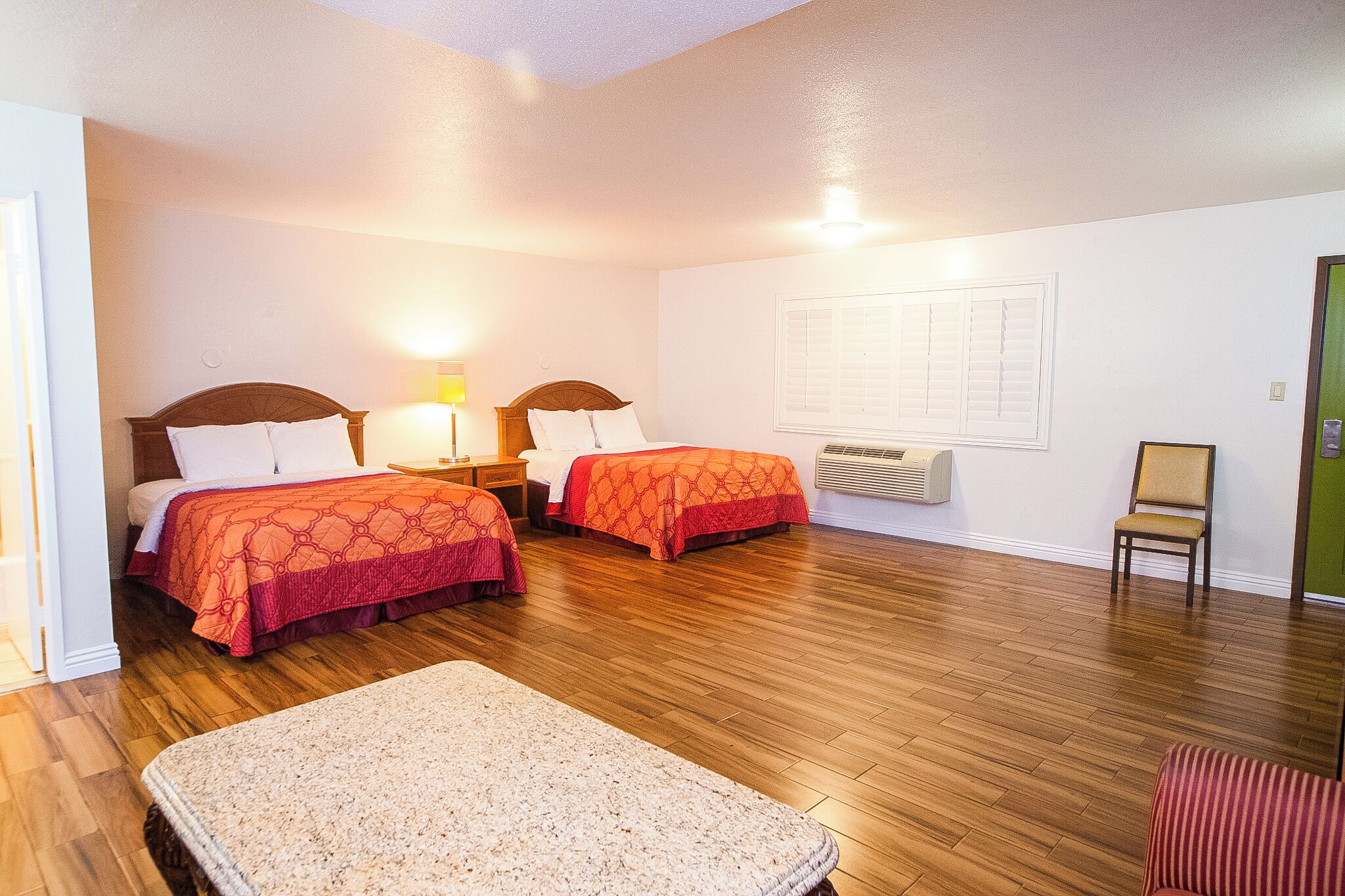 Photo - Tropic Lodge