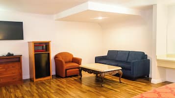 Grand Room, 2 Queen Beds, Non Smoking | Desk, free WiFi, bed sheets