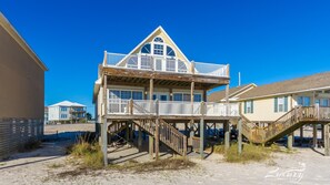 Front of property - Pass Time by Luxury Gulf Rentals (Gulf Shores)