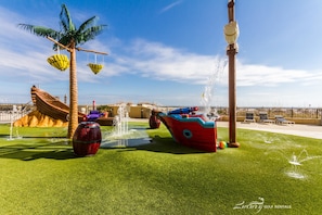 Departamento, 2 habitaciones, vista al mar | Área de juegos infantiles al aire libre