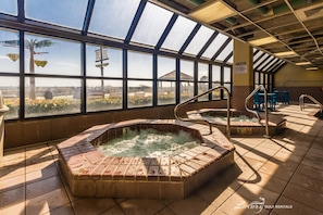 Appartement, 2 chambres, vue sur la mer | Baignoire à remous intérieure