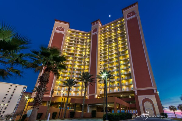 Fasade – kveld/natt