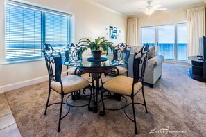 In-room dining - Seawind by Luxury Gulf Rentals (Gulf Shores)