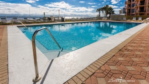 Outdoor pool - Sunswept by Luxury Gulf Rentals (Orange Beach)