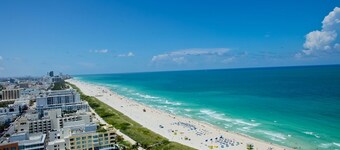 Ocean Front Casablanca Studios with FULL KITCHENS & Beach access By BL Rentals