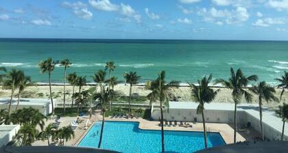 Ocean Front Casablanca Studios with FULL KITCHENS & Beach access By BL Rentals