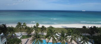 Ocean Front Casablanca Studios with FULL KITCHENS & Beach access By BL Rentals