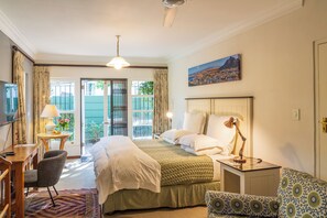 Habitación de lujo, 1 habitación | Caja fuerte, escritorio, tabla de planchar con plancha y wifi gratis