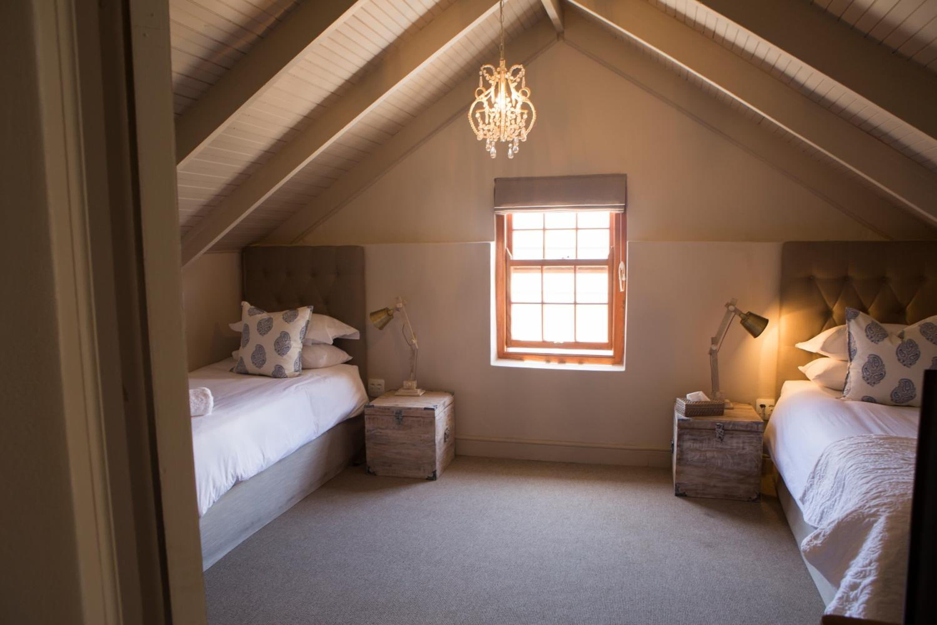 minibar, in-room safe, free wifi, bed sheets