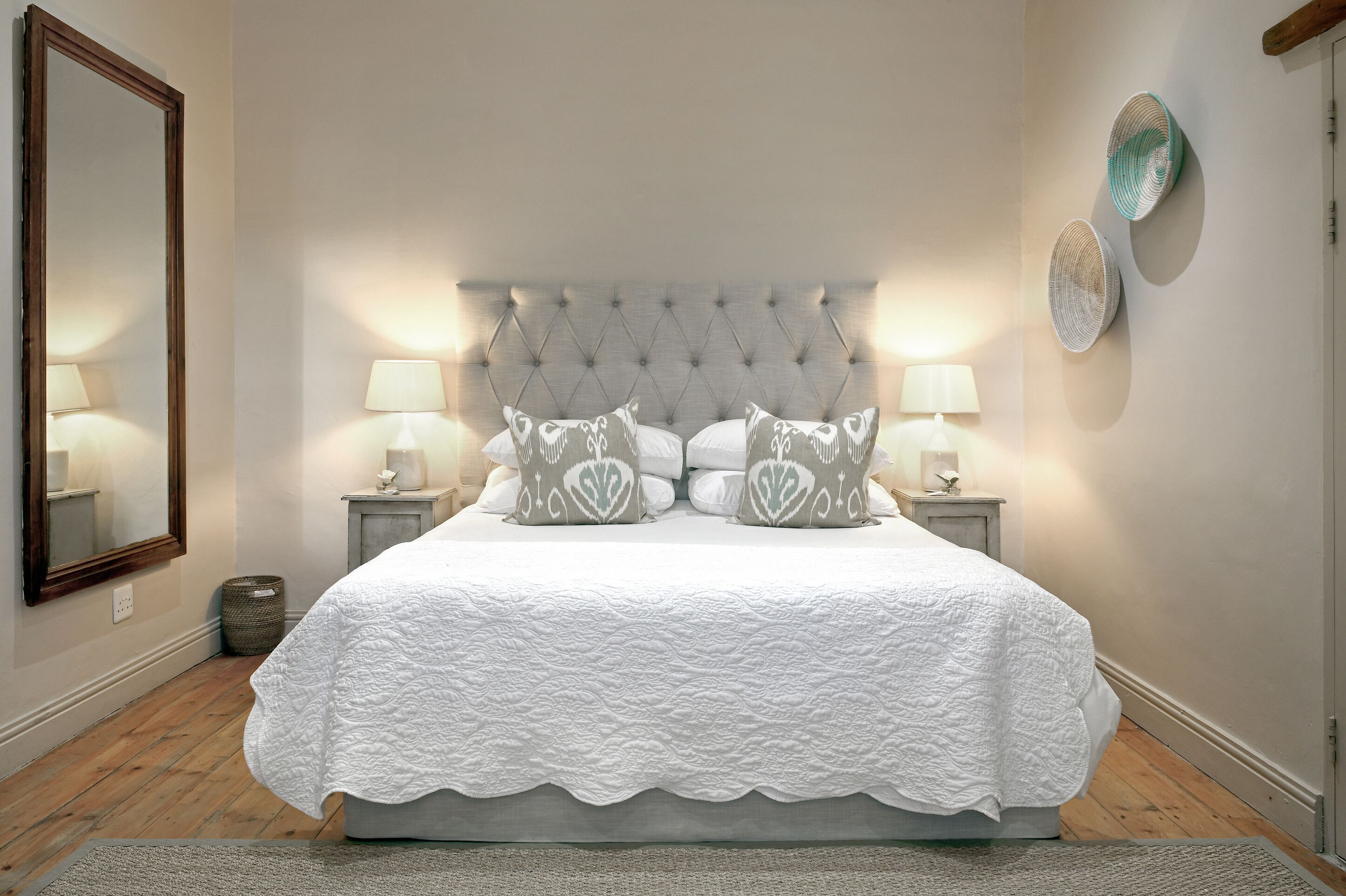 minibar, in-room safe, free wifi, bed sheets