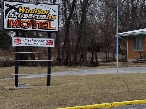 Windsor Crossroads Motel