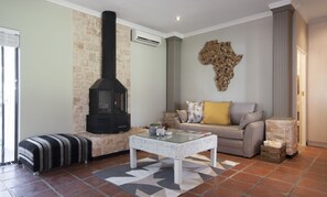Comfort House, 2 Bedrooms, Vineyard View, Garden Area | Iron/ironing board - Rest Chabivin Self Catering (Stellenbosch)