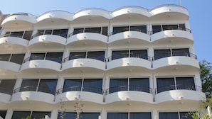 Front of property - Caleta View Hotel and Bungalows (Acapulco)