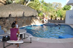 Exterior - Caleta View Hotel and Bungalows (Acapulco)