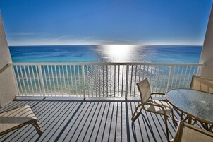 Condo, 1 phòng ngủ, quang cảnh biển, sát bãi biển (705) | Quang cảnh ban công