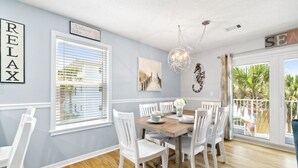 Condo, 3 phòng ngủ, 2 phòng tắm (1023) | Khu vực ăn uống tại phòng