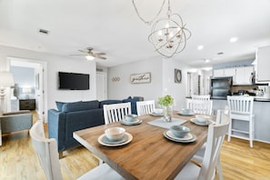 Condo, 3 Bedrooms, 2 Bathrooms (1023) | In-room dining - Beachside Villas By Panhandle Getaways (Santa Rosa Beach)