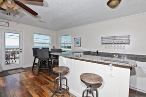 Beach House Rental Panama City Beach with Sea View | Living area | TV