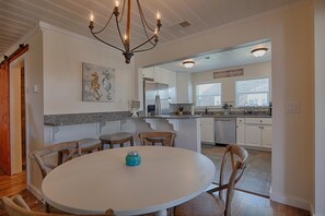 Casa, 6 habitaciones, vista al mar | Servicio a la habitación