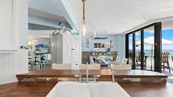 Condo, 2 Bedrooms, Ocean View (205E) | Private kitchen
