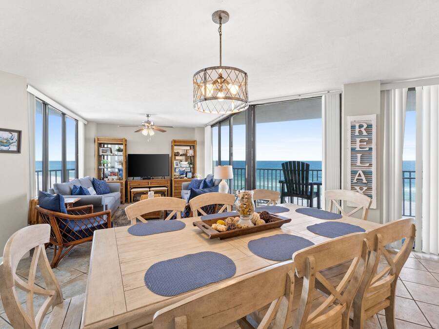 Condo, 2 Bedrooms, Ocean View (406W) | In-room dining