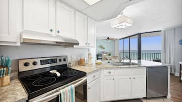 Appart'hÎtel, 2 chambres, vue mer (305W) | Cuisine privée