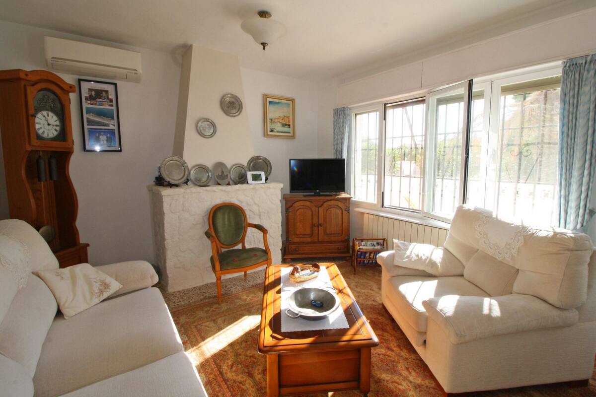 Vila, 2 quartos, piscina particular | Sala de estar