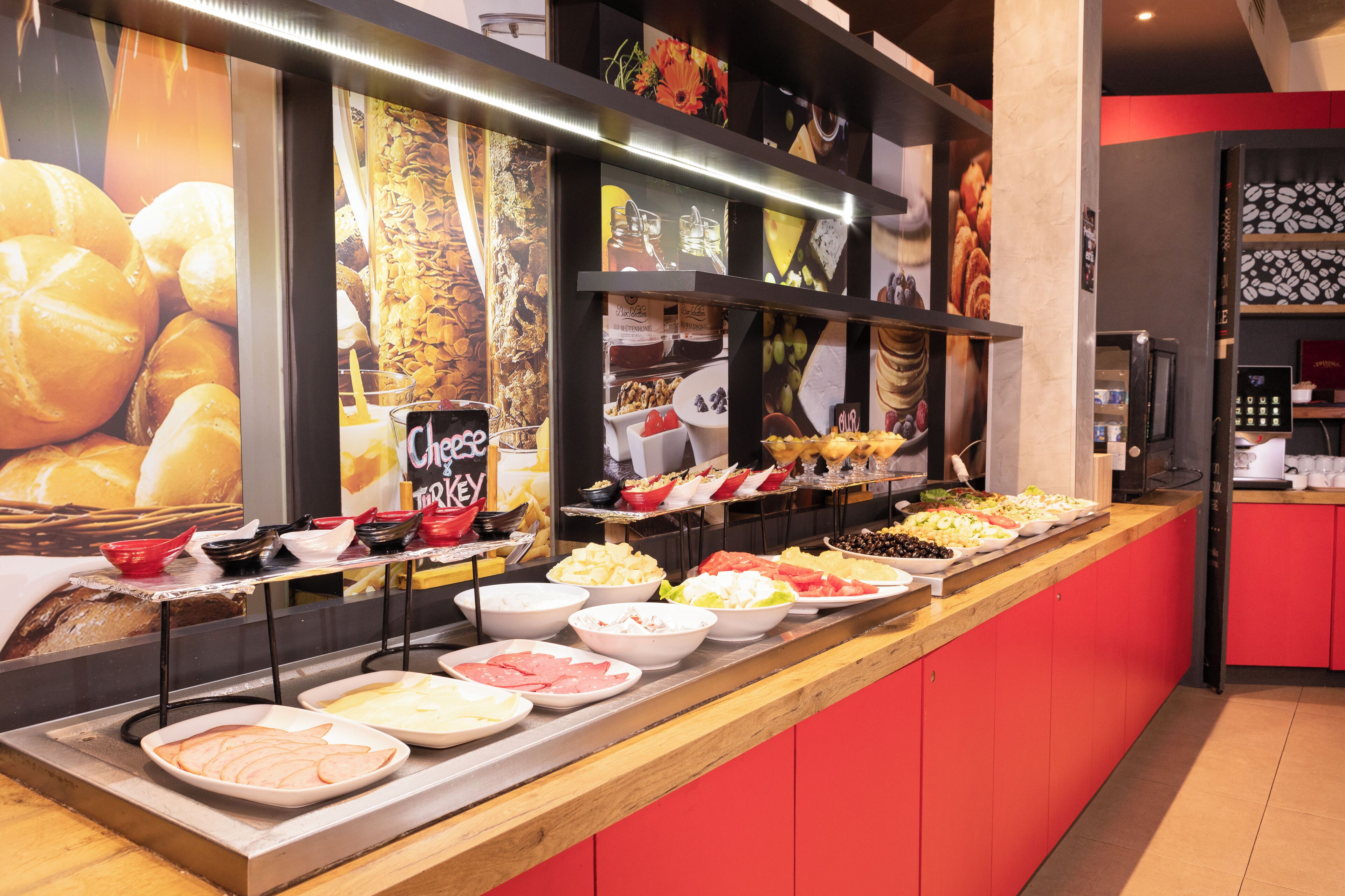 Bữa sáng buffet hàng ngày (72 MAD/mỗi người) 