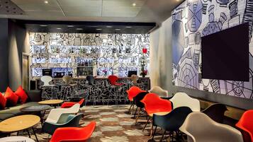 Bar (trong khuôn viên)